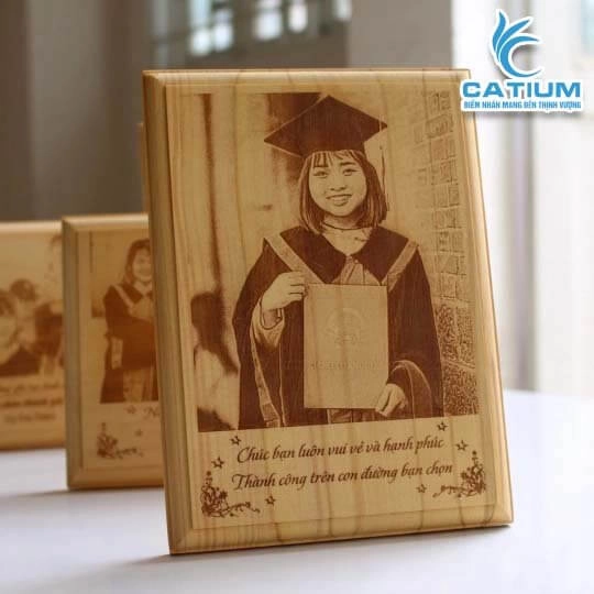 Tranh Gỗ Khắc Hình Và Chữ Theo Yêu Cầu Làm Quà Tặng