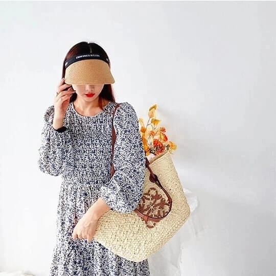 Túi Cói Hai Quai Logo Gỗ