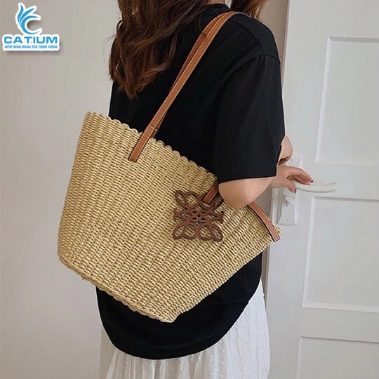 Túi Cói Đeo Vai Lắc Gỗ
