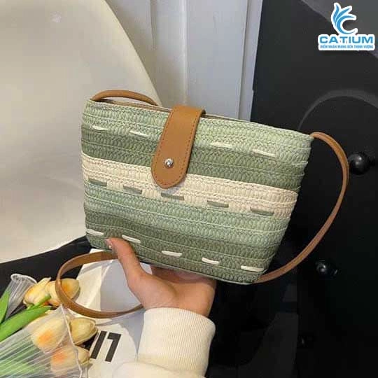 Túi Cói Kẻ Sọc Nắp Da